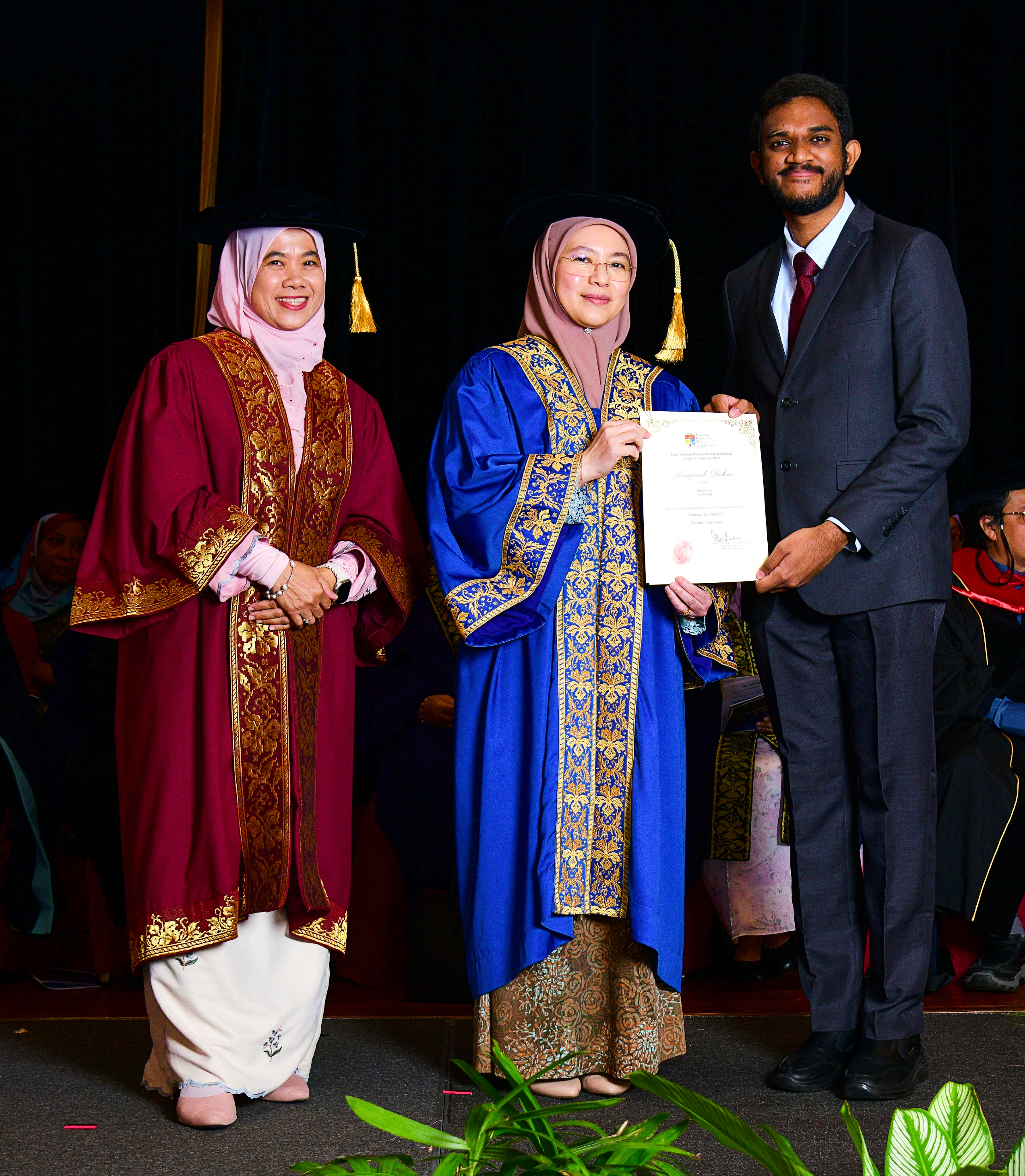 Anitej receiving his Dean's Award.